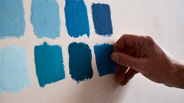 Les secrets pour choisir la peinture bleu canard parfaitement adaptée à votre intérieur